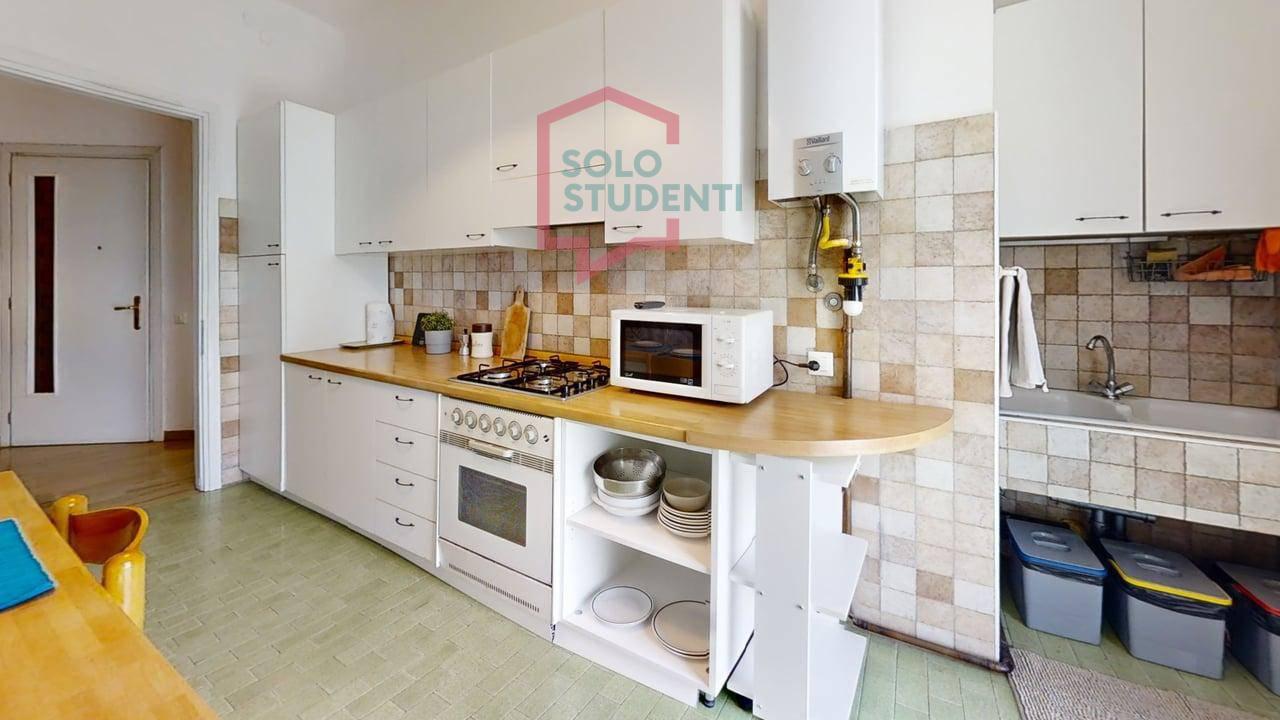 https://img.idia-cdn.it/images/wm/1759/53450/__IAAS1zU__Via-Buzzaccarini-52B-PD-33-Kitchen.jpg