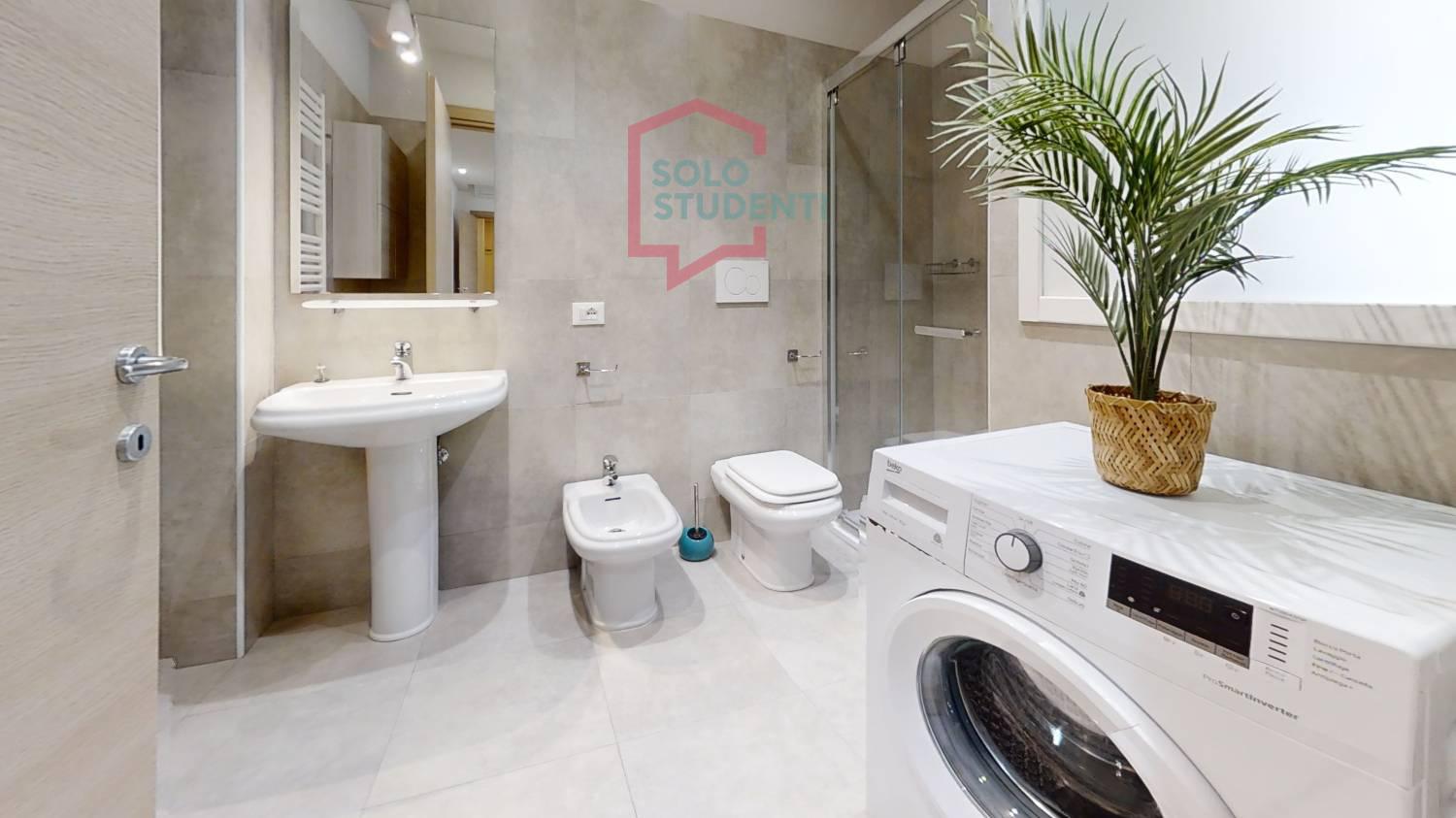 https://img.idia-cdn.it/images/wm/1759/53980/__IAAS1zU__Bathroom_4.jpg