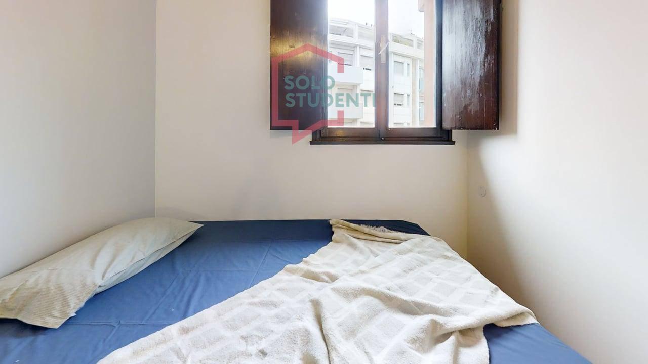https://img.idia-cdn.it/images/wm/1759/55517/__IAAS1zU__Via-G-Belzoni-6-PD-24-Bedroom.jpg