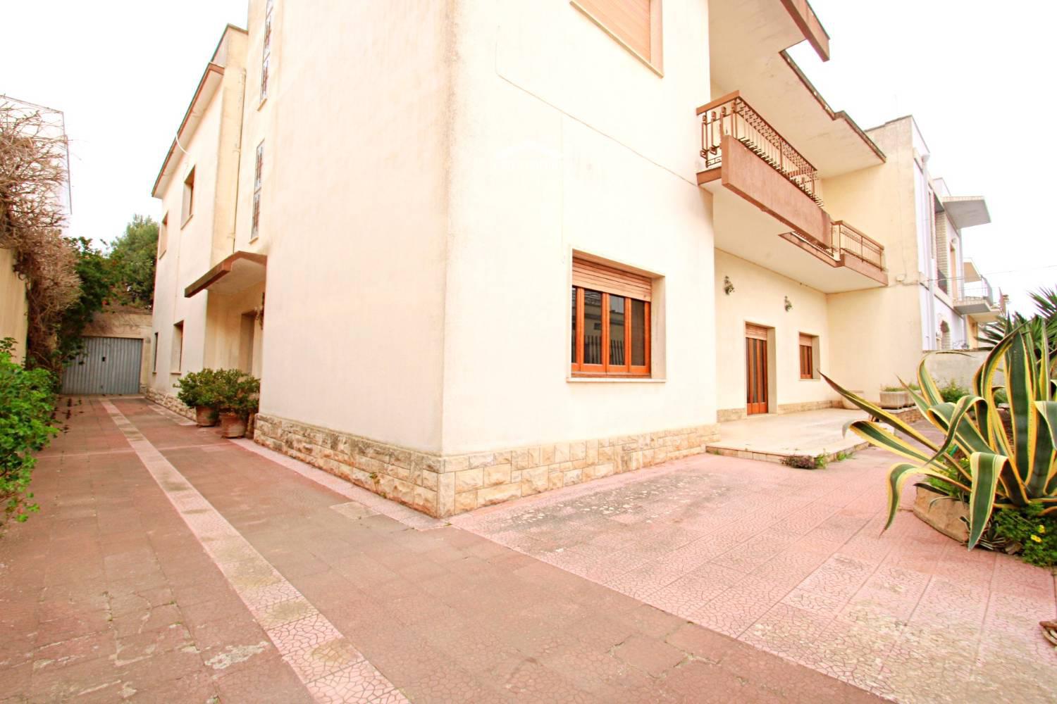 Foto 19 di 22 - Villa a schiera in vendita a Squinzano