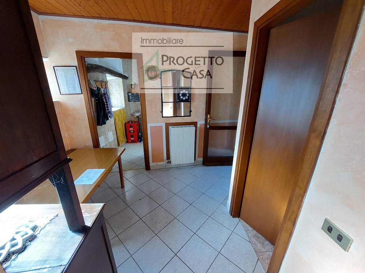 Foto 9 di 23 - Casa indipendente in vendita a Pettenasco
