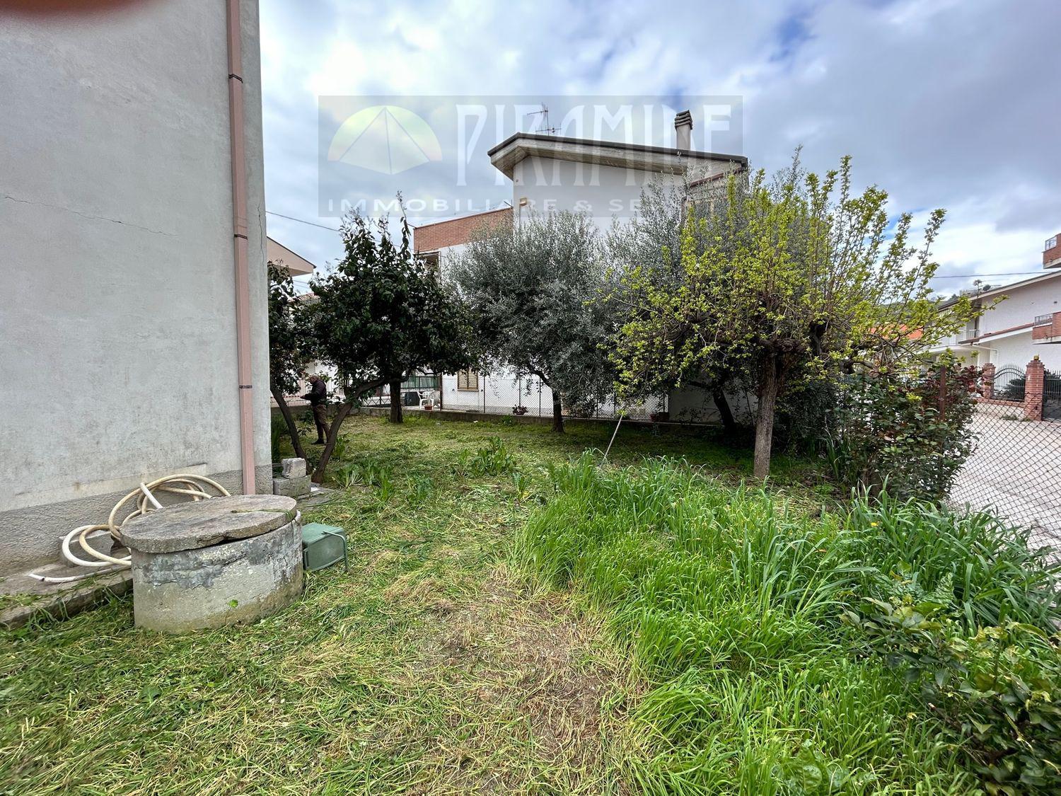 Foto 7 di 10 - Casa indipendente in vendita a Tortoreto