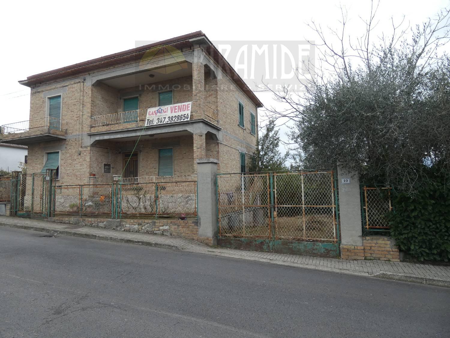 Foto 1 di 25 - Casa indipendente in vendita a Sant'Omero