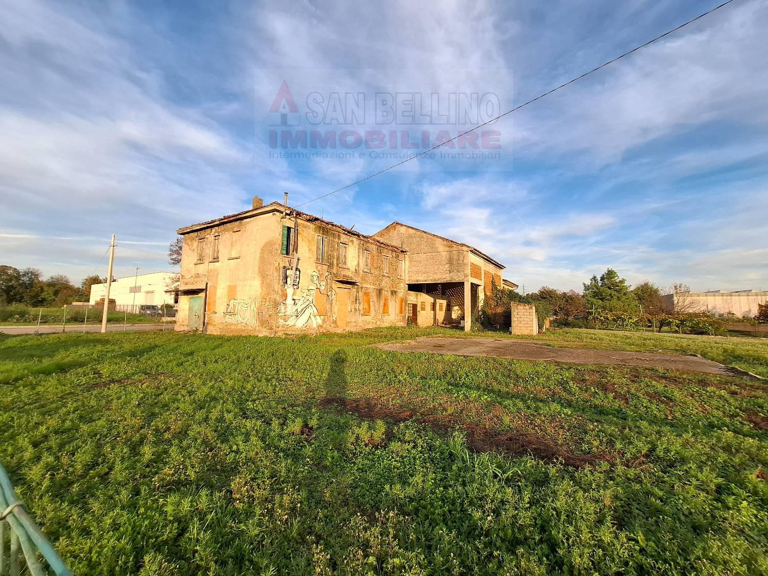 Rustico in vendita a Tencarola, Selvazzano Dentro (PD)