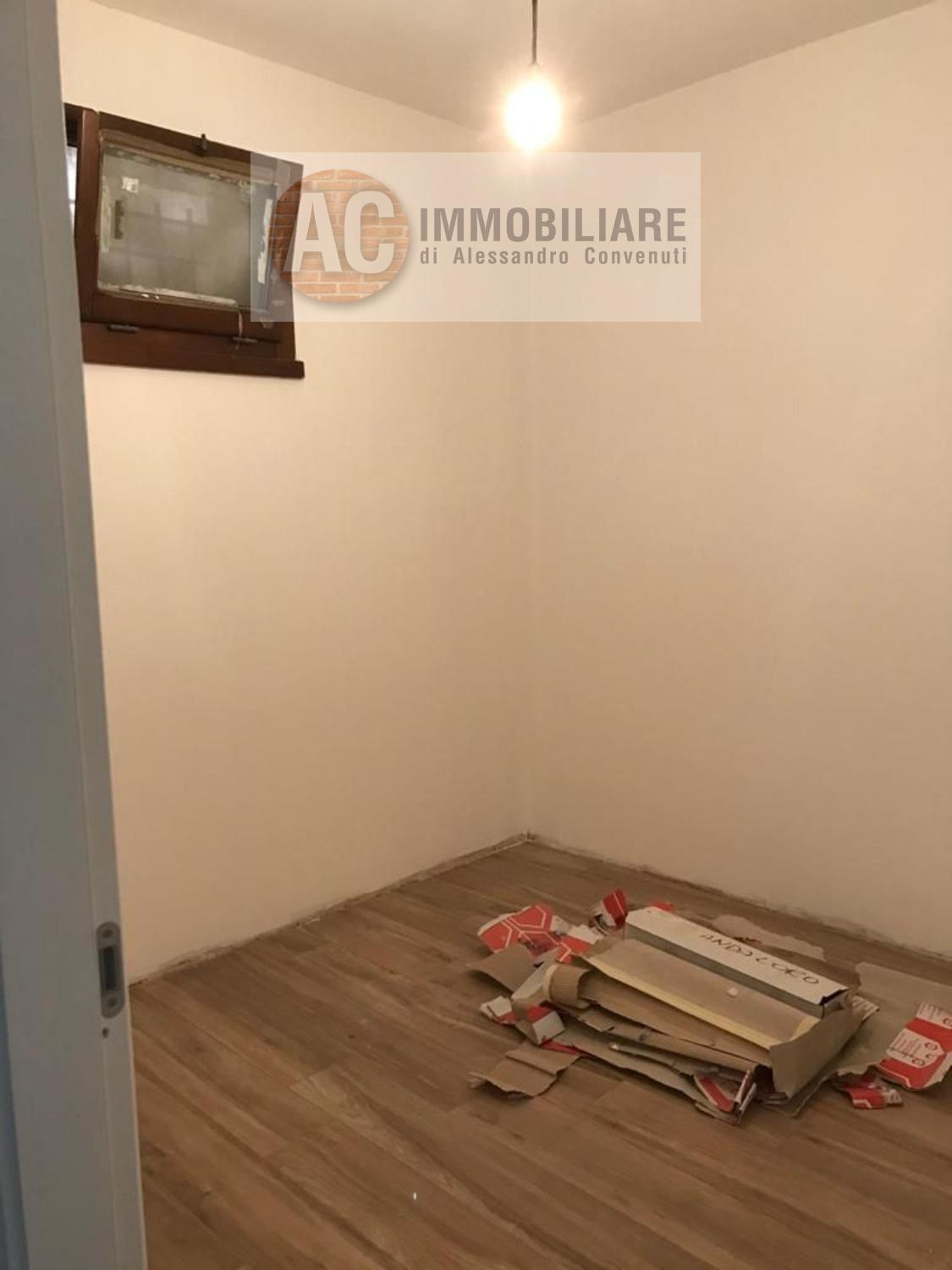 Foto 10 di 11 - Ufficio in affitto a Modena